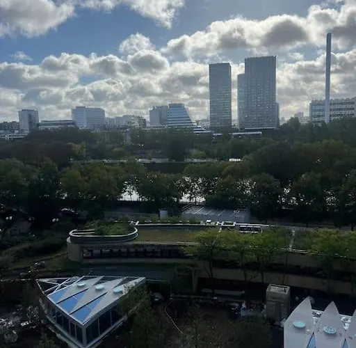 Tour Eiffel Terrasse Vue Seine *